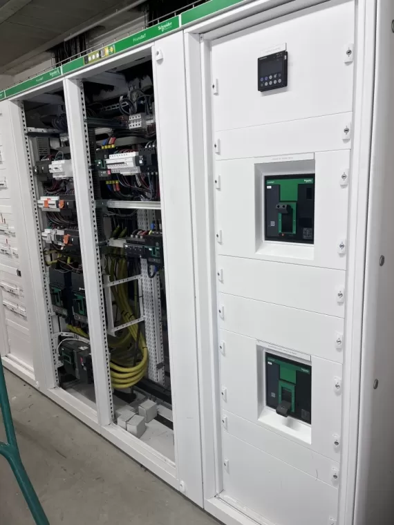 Câblage d'une armoire industrielle à Linguizzetta, Santa-Lucia-di-Moriani, Elec P.JF